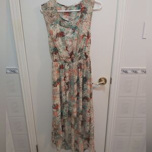 Hem & Thread hi low dress, size small (S)
